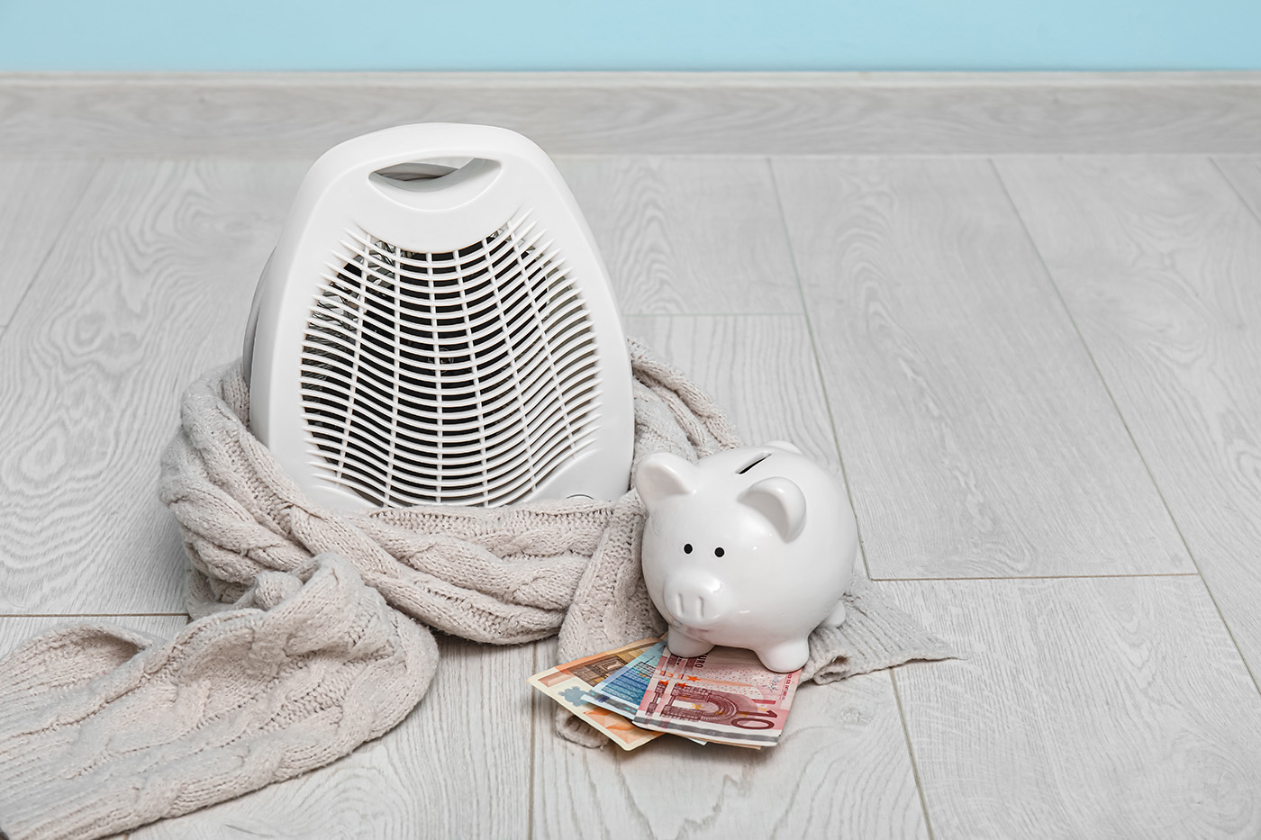 床暖房の電気代はエアコンと比べて高い？つけっぱなし時の光熱費や節約術を解説