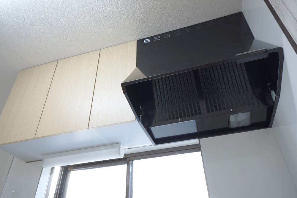 シロッコファンの掃除方法は簡単？自分で出来るレンジフードの掃除方法や注意点を解説