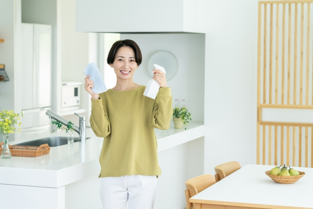 レンジフード掃除におすすめの洗剤は？汚れのレベル別にご紹介