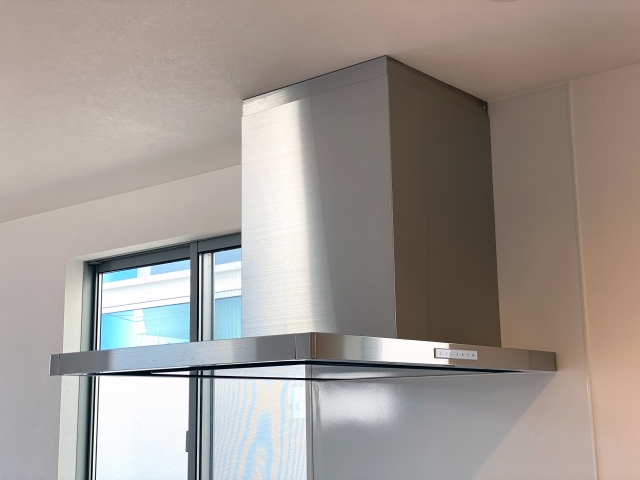 レンジフード掃除にはセスキ炭酸ソーダ！重曹との違いや失敗しない掃除方法を解説