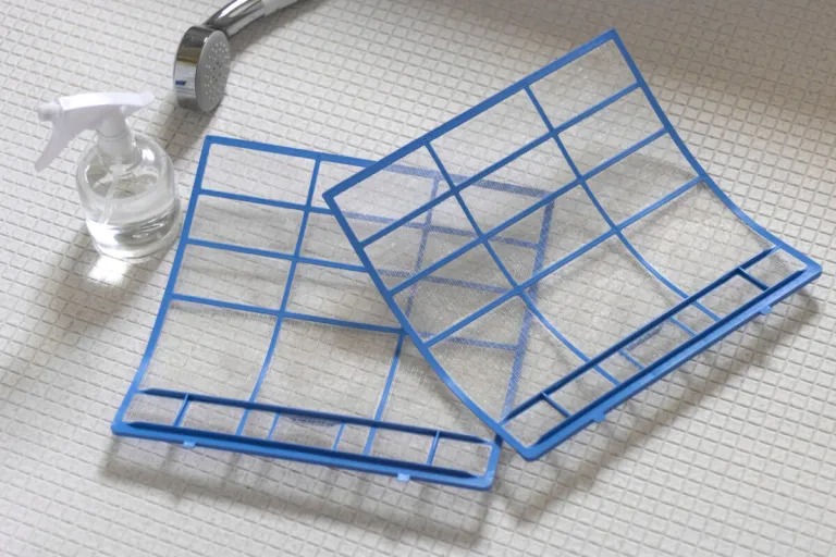 エアコンフィルター掃除のイメージ画像 (2)