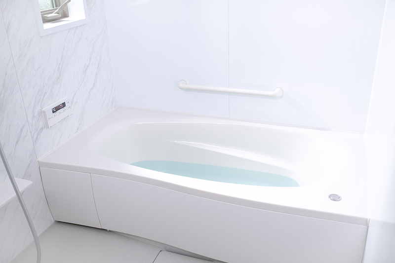 お湯が張られた浴槽のイメージ