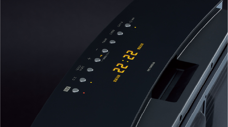 精巧なオーディオを彷彿させるLEDの光