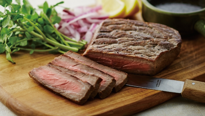 ローストビーフなど人気の低温調理も手軽にできます。