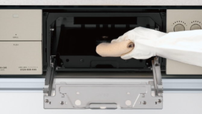 両サイドにバーナーがなく庫内も拭きやすい