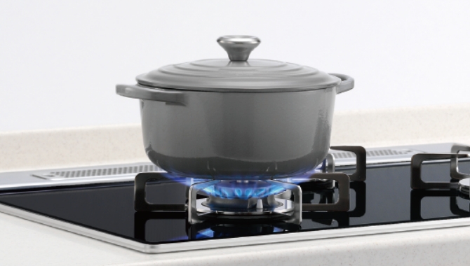 鍋を置けば点火できます。