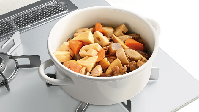 タイマーを設定するだけ！火力を自動調節して煮物をおいしく仕上げます。