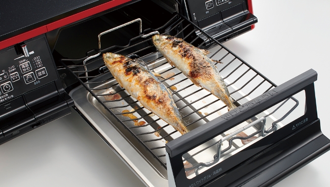 スイッチを押すだけで焼き魚が自動でおいしく