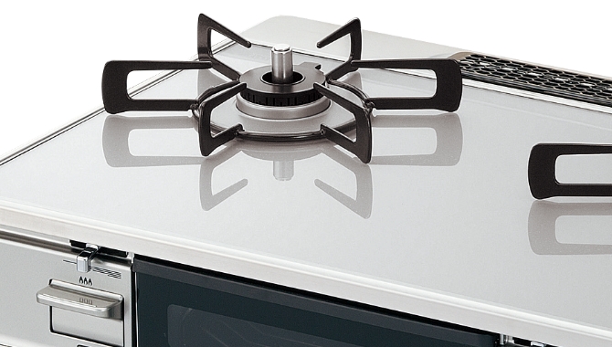 高級感のある輝きが美しいガラストップ