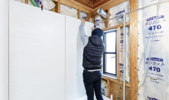 壁を組み立てます。