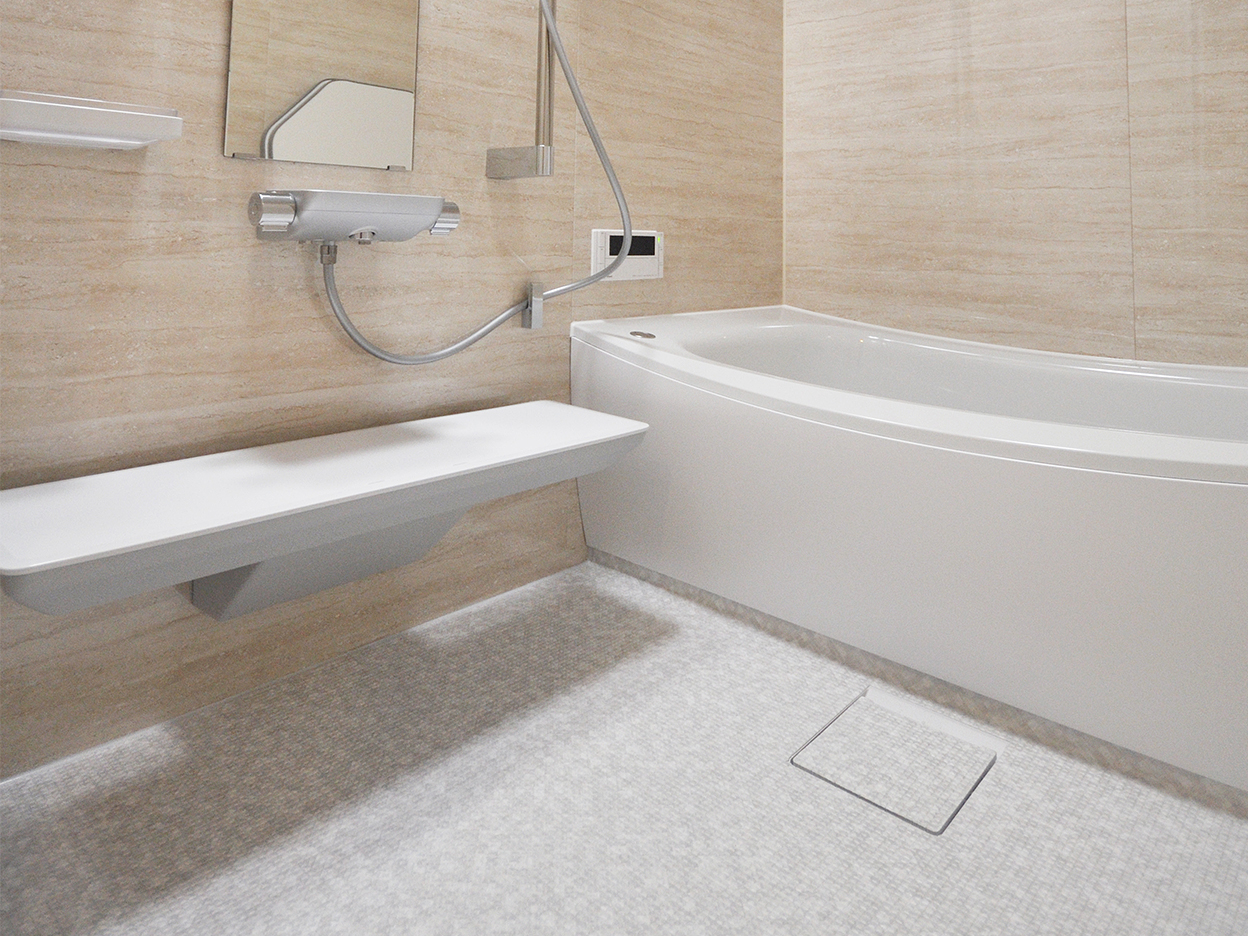 ホテルライクな浴室と洗面室、美しい水まわりで暮らし華やぐ