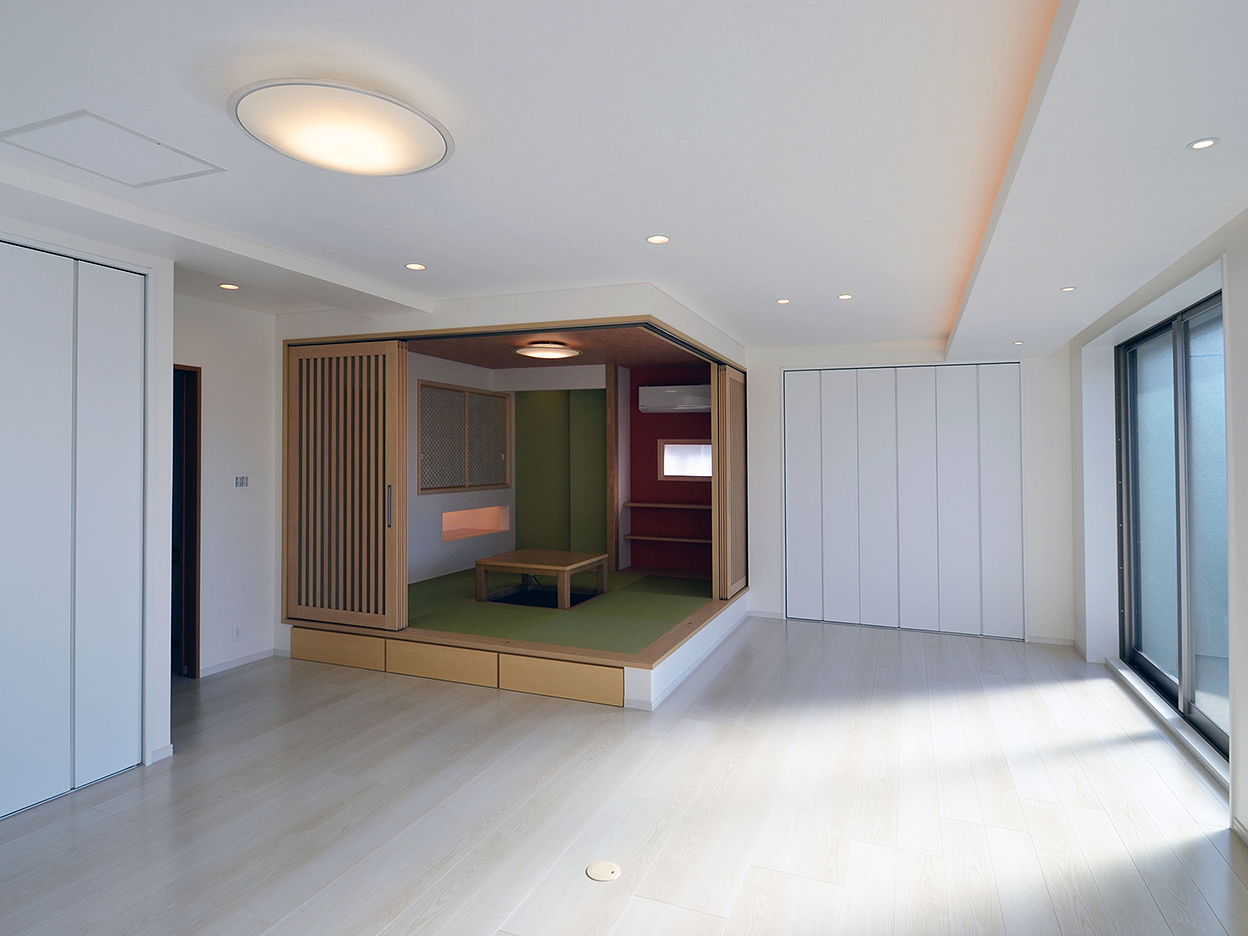 和モダンをテーマに、収納スペースを確保して空間を広くリフォーム