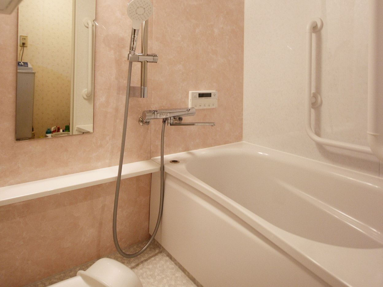 使い勝手がよく安全で保温力の高い浴室